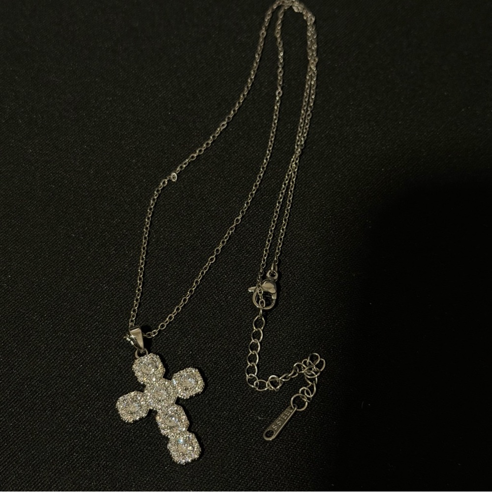 18k white gold plated w simulated diamond Cross Pendant Necklace | Brand New